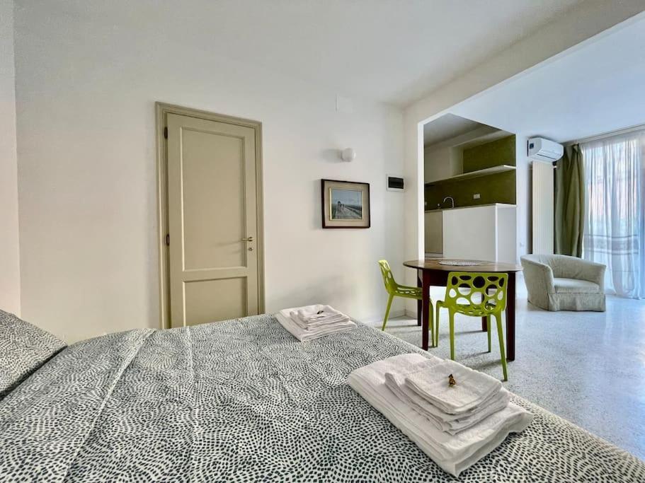 Modern Apartment Navigli Milano Exterior foto