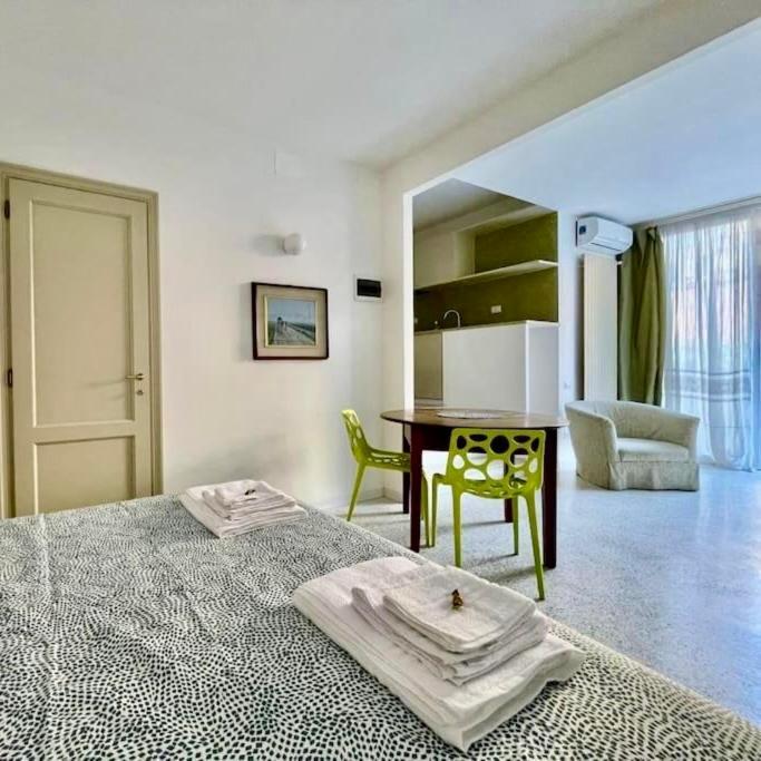 Modern Apartment Navigli Milano Exterior foto